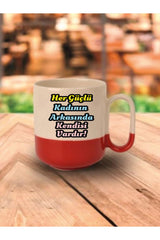 Her Güçlü Kadının Arkasında Kendisi Vardır Yazılı Kırmızı Tabanlı Kupa Bardak