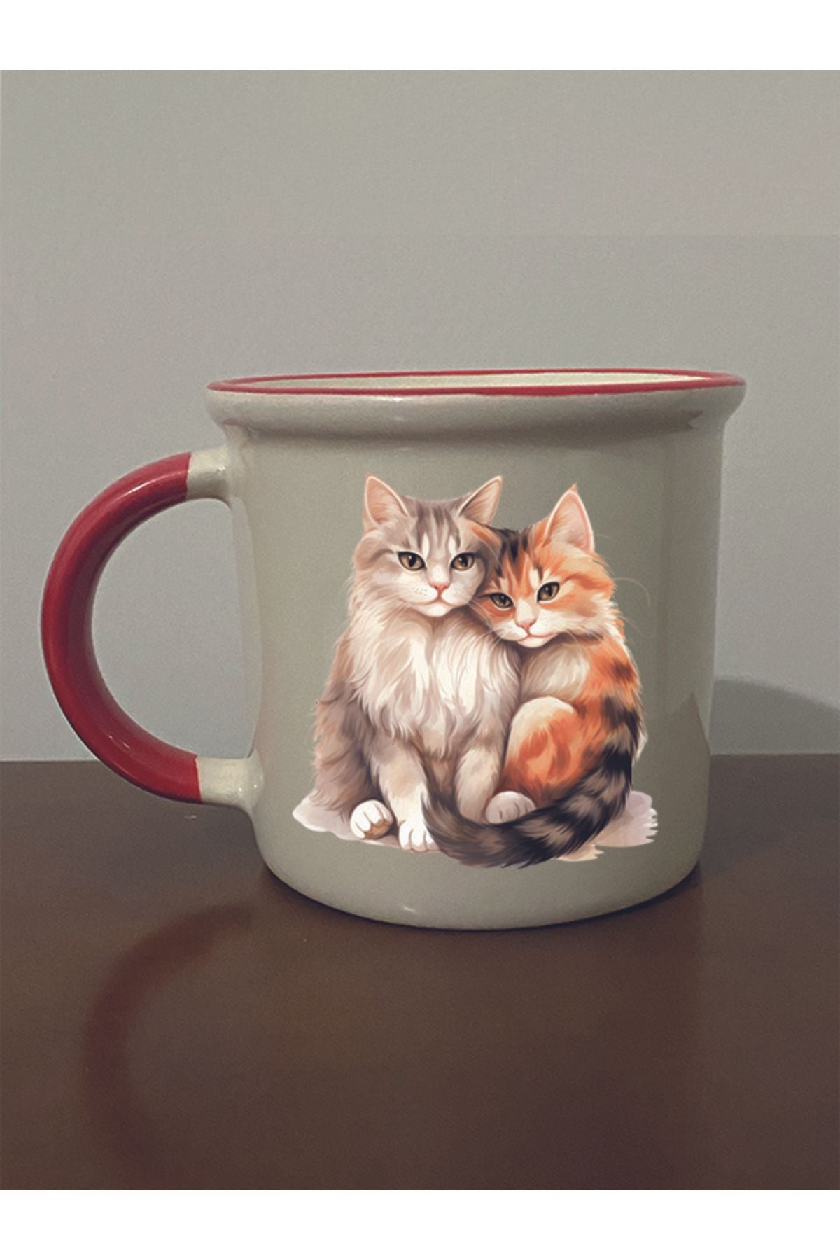 Sarılan Kedi Baskılı Kırmızı Ağızlı Kupa Bardak - Seramik Çay, Kahve Hediyelik Bardağı